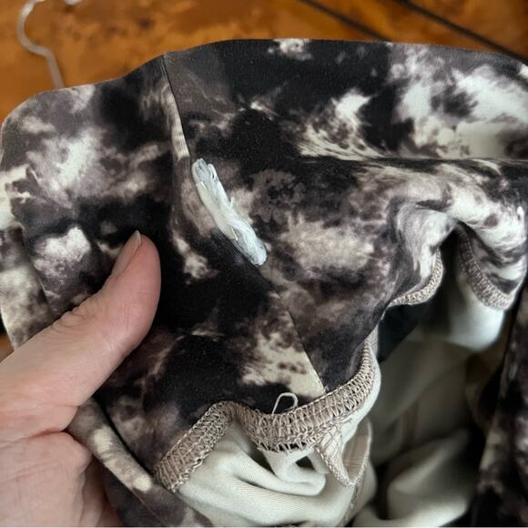 Athleta Salutation Printed High Rise Joggers - Picture 5 of 9